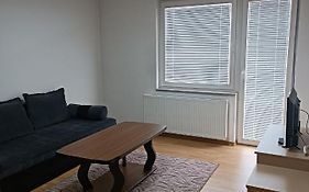 2Bdr Apt With Balcony With View- Free Parking
