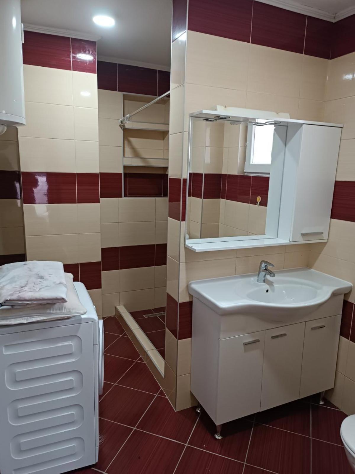 Hotel 2Bdr Apt With Balcony With View- Free Parking Sarajevo Exterior foto